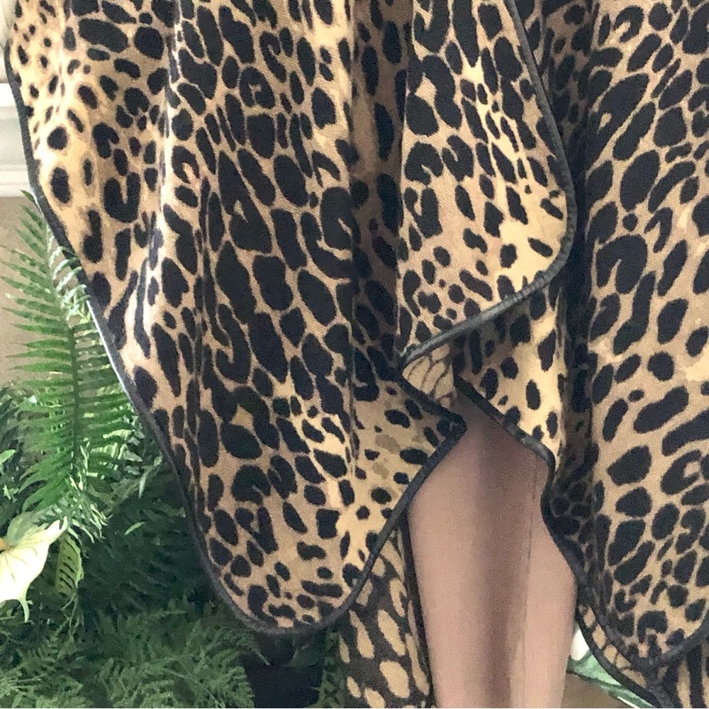 Marc New York Leopard Print Cape - Picture 2 of 8